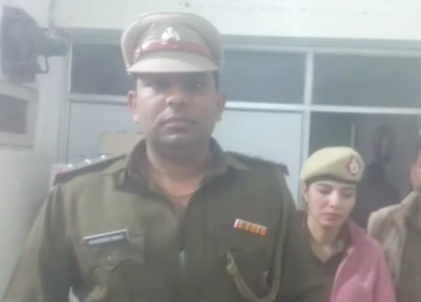 आरोपी को पकड़ने गई पुलिस पर हमला, कई पुलिसकर्मी घायल