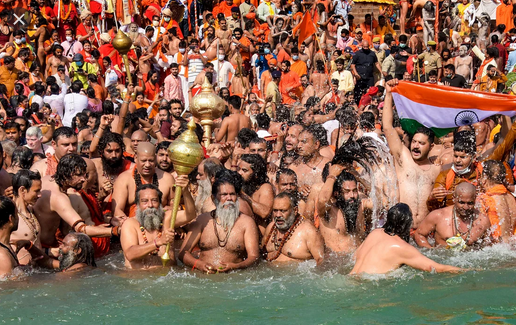 Kumbh Mela Haridwar 2021 : त्रिवेंद्र सरकार ले सकती है बड़ा फैसला?, 1700 कोरोना के मामले आए सामने