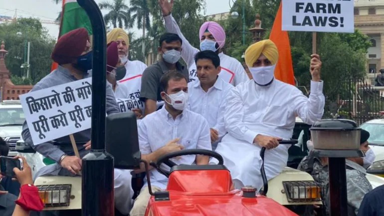 Delhi: किसान का संदेश लाए राहुल गांधी ट्रैक्टर पर संसद पहुंचे, कांग्रेस कार्यकर्ता हिरासत में