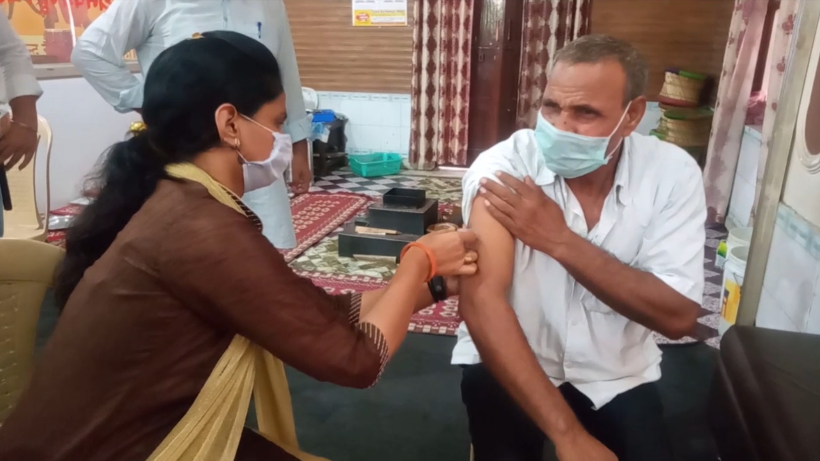 Palwal Vaccination Camp: आर्य समाज न्यू कॉलोनी में वैक्सीनेशन शिविर का किया गया आयोजन