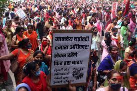 Anganwadi Workers Helpers Union: आंगनवाड़ी कार्यकर्ताओं को अब सुपरवाइजर बनने के लिए परीक्षा पास करने की जरूरत नहीं