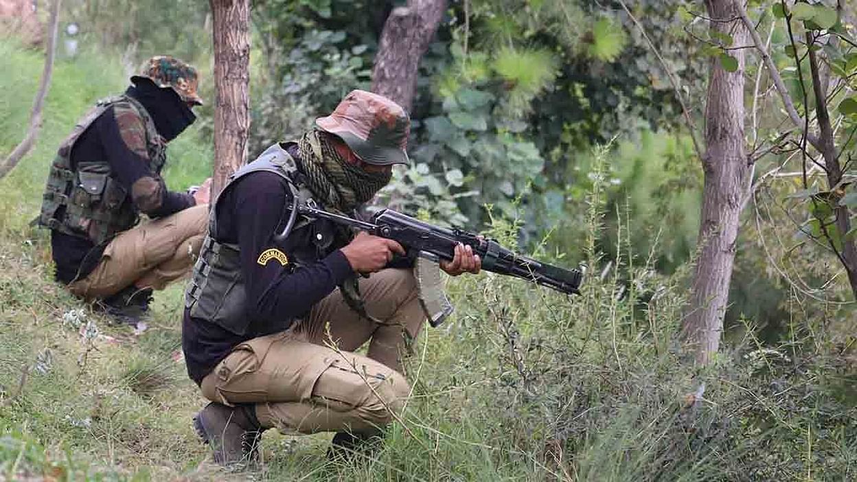 Jammu Kashmir Encounter Update श्रीनगर में सुरक्षाबलों ने किया एक आंतकी को ढेर