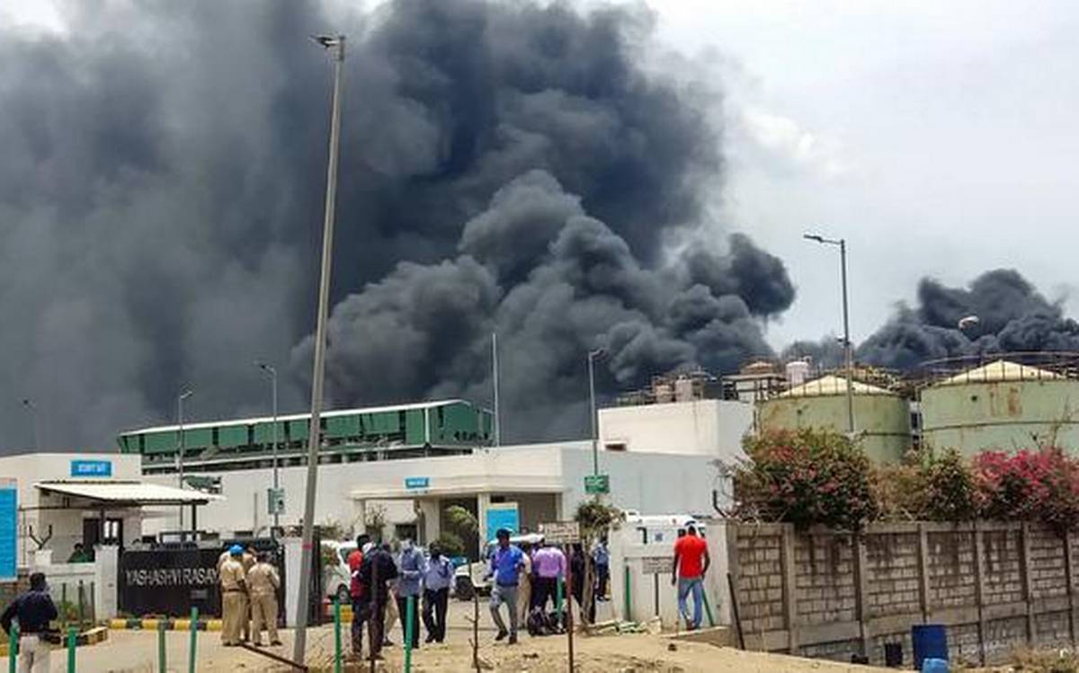 Massive Explosion In Chemical Factory Of Gujarat गुजरात की केमिकल फैक्ट्री में हुआ भीषण विस्फोट, 4 लोगों की मौत, कई घायल