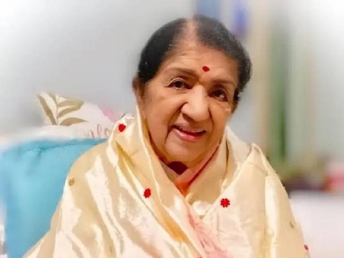 Lata Mangeshkar Health Update लता मंगेशकर की तबीयत में आया सुधार ,डॉक्टरों ने जारी किया हेल्थ अपडेट