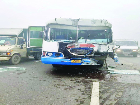 Panipat Road Accident धुंध के कारण रोडवेज बस ट्रक में भिड़ी, 12 सवारियां घायल