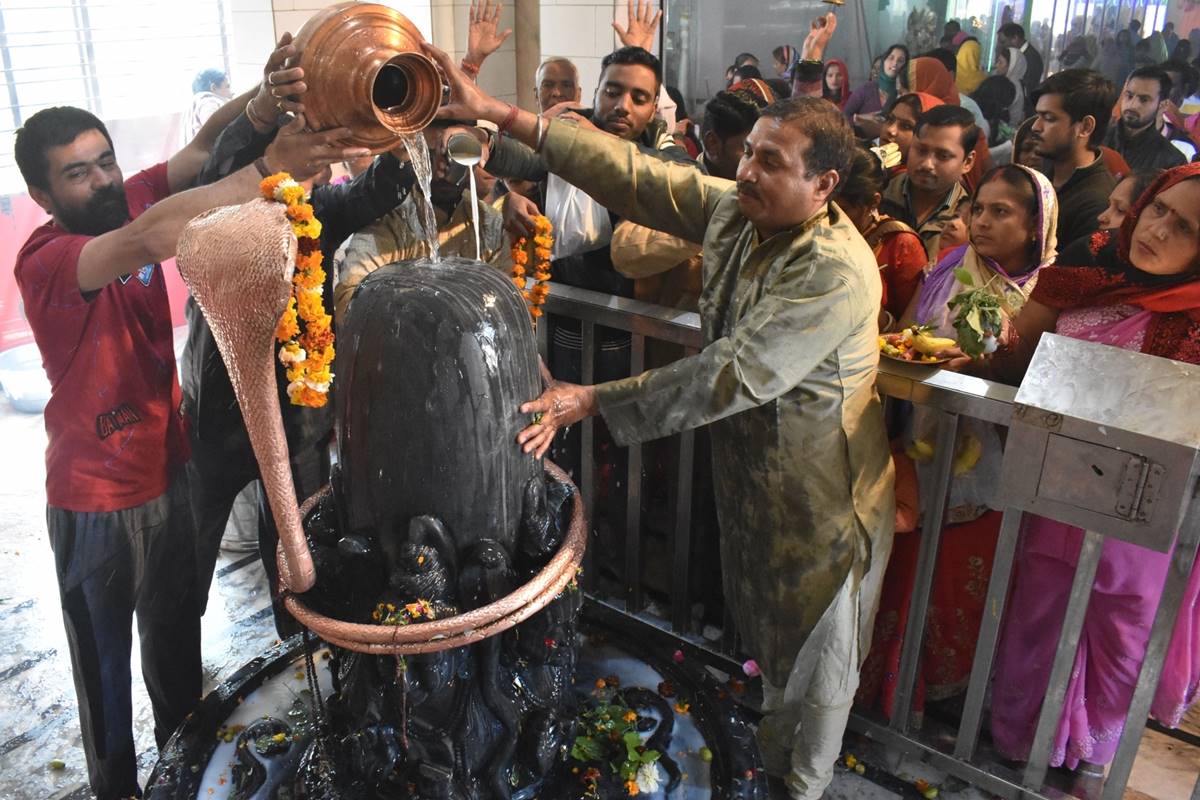 How to Worship Devotees on Mahashivratri महाशिवरात्रि पर कैसे करें भक्त पूजा