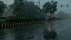 Today Weather Update दिल्ली में मौसम ने ली अचानक करवट, झमाझम बारिश के बाद बढ़ सकती है ठंड