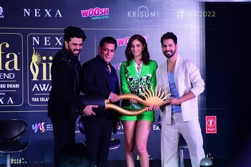 IIFA Awards 2022 IIFA अवार्ड शो को होस्ट करेंगे बॉलीवुड के दबंग सलमान खान, विदेश मेें जलवा बिखेरने को तैयार बॉलीवुड के स्टार्स