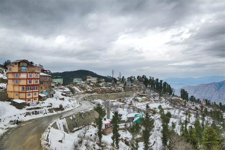 Himachal Weather Forecast : प्रदेश के कई इलाकों में बर्फबारी, कई जगह तापमान माइनस में