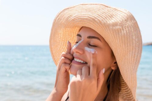 Sunscreen: आइए जानते हैं हर मौसम में सनस्क्रीन लगाना क्यों जरूरी