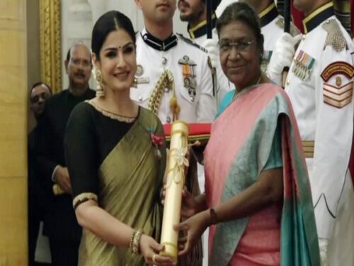 Raveena Tandon receives the Padma Shri Award:  रवीना टंडन को राष्ट्रपति द्रौपदी मुर्मू ने पद्म श्री अवॉर्ड से सम्मानित किया