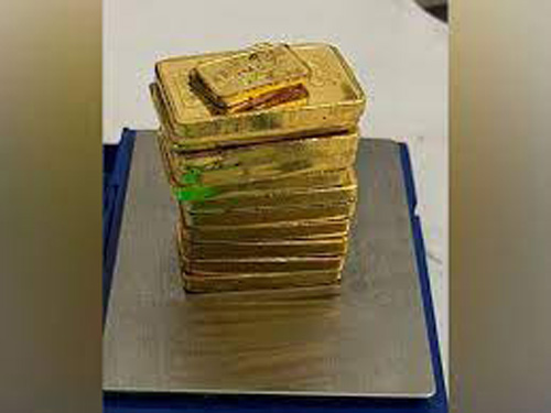 Gold recovery on Hyderabad Airport : तस्करी कर लाया गया 1.81 करोड़ रुपए का सोना हैदराबाद हवाईअड्डे पर जब्त