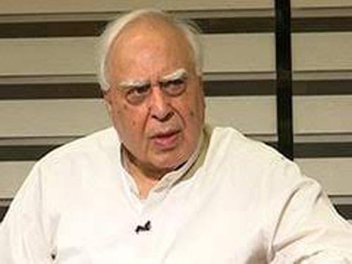 Kapil Sibal on Manipur violence : सांप्रदायिकता का वायरस’ राजनीति को प्रभावित करता है