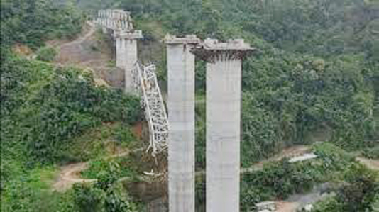 Under Construction Railway Bridge Collapses : मिजोरम में निर्माणाधीन रेलवे पुल ढहने से 17 लोगों की मौत