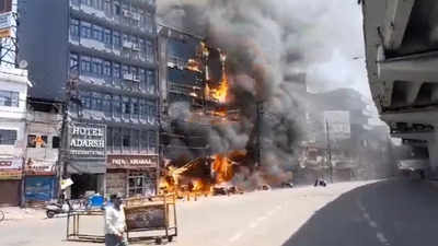 Patna Hotel Fire : होटल में आग लगने से 6 लोग जिंदा जले