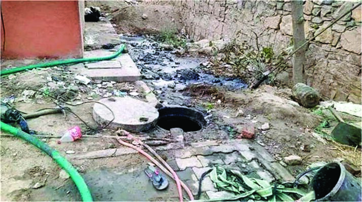 Accident in Sewer Line : पलवल मंडी में बिना सेफ्टी उपकरण 3 सफाई कर्मी सीवर में उतरे, एक की मौत