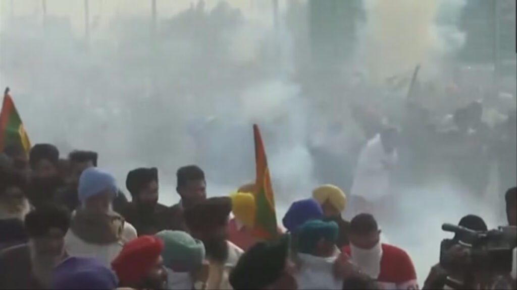 Protesting Farmers’ Tents Caught Fire : हरियाणा-पंजाब के शंभू बॉर्डर पर धरनारत किसानों के तंबुओं में लगी आग, एक ट्रैक्टर-ट्रॉली और 4 तंबू जलकर राख