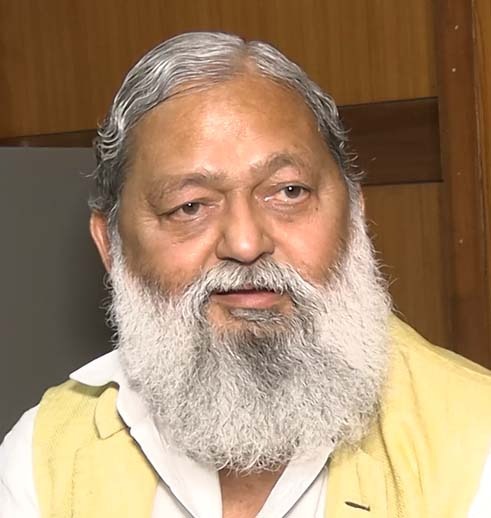 Former Home Minister Anil Vij : राम मंदिर व अनुच्छेद 370 खत्म होने की लहर राम भक्त और देश भक्तों को नजर आती है विरोधियों को नहीं : पूर्व गृह मंत्री अनिल विज