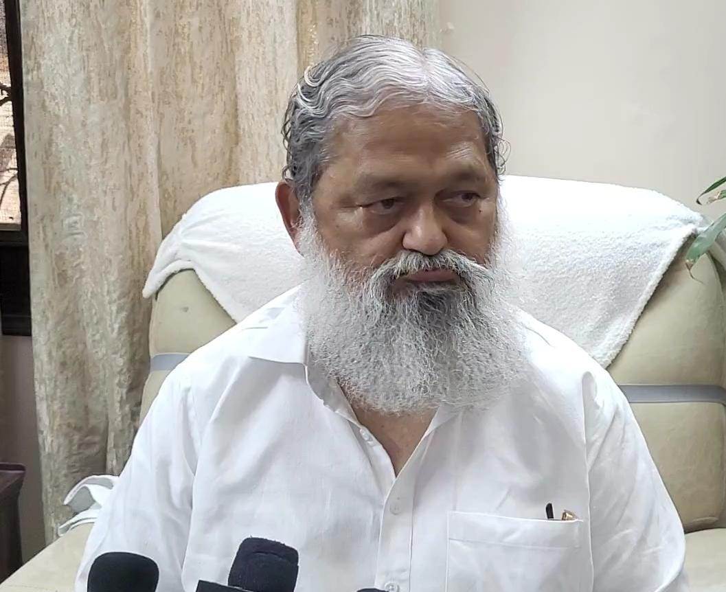 Anil Vij’s Taunt On Hooda : पहले कांग्रेस की टिकट खिड़की पर लोगों की कतारें लगती थी, मगर इस बार टिकट खिड़की खाली है : पूर्व गृह मंत्री अनिल विज