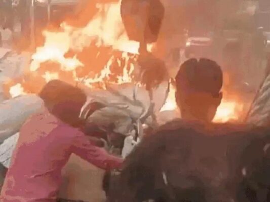 Car Fire in UP : पानीपत का कारोबारी कार में जिंदा जला