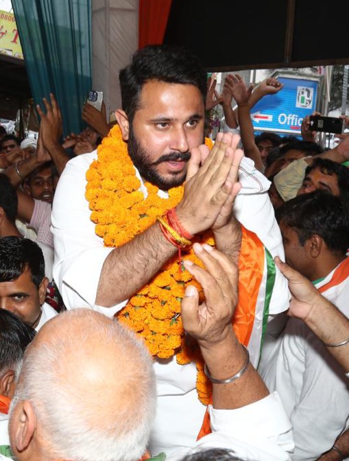 Congress Candidate Divyanshu Budhiraja : दिव्यांशु बुद्धिराजा को पंचकुला कोर्ट से जमानत मिलने की खबर से उनके समर्थकों में खुशी की लहर  