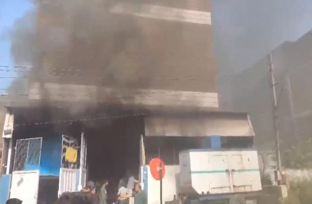 Factory Fire In Sonipat : सोनीपत में एक बेल्ट बनाने वाली फैक्ट्री में लगी भीषण आग, 40 मजदूर झुलसे, 8 गंभीर 