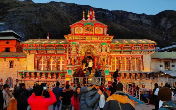 Badrinath Dham : केदारनाथ के बाद अब बद्रीनाथ धाम के कपाट भी खुले