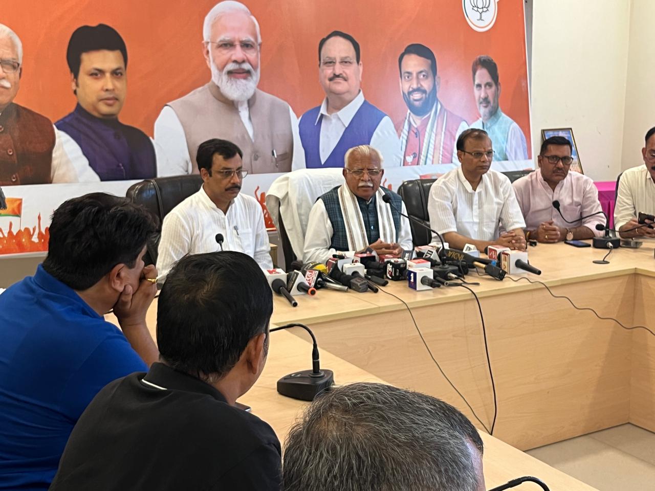 Manohar Lal’s Press Conference In Gurugram : चार जून को भाजपा प्रदेश की सभी 11 सीटें जीतकर फिर इतिहास रचेगी : मनोहर लाल