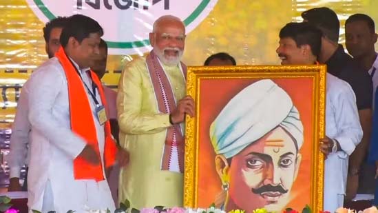 Narendra Modi in Bengal : पीएम ने तृणमूल पर साधा निशाना, किए 5 बड़े वादे