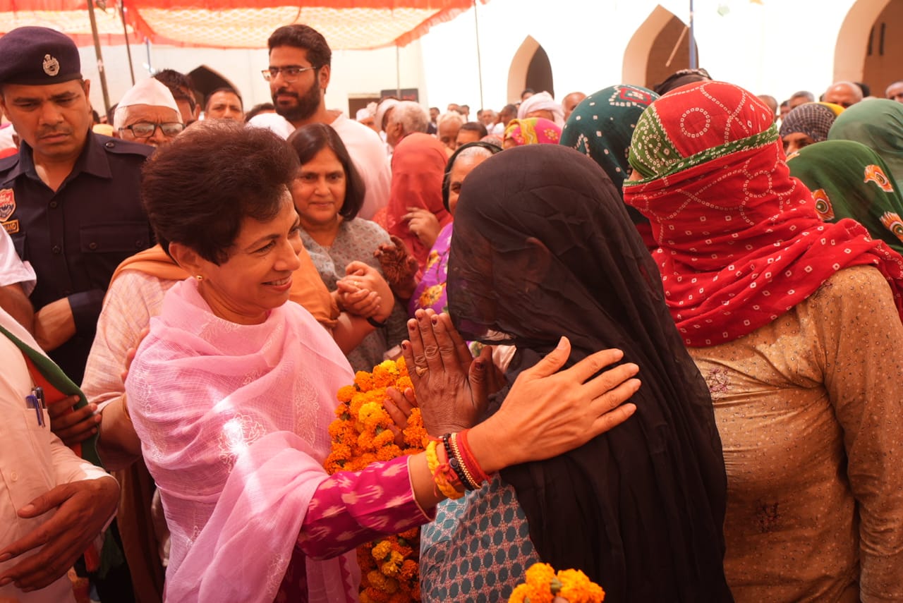 Sirsa Congress Candidate Kumari Selja : लोकतंत्र में जनता ही सबसे बड़ी ताकत, नेता की कोई ताकत नहीं : कुमारी सैलजा