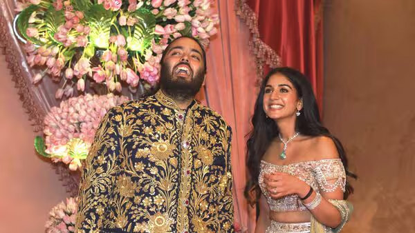 Anant Ambani and Radhika Merchant’s Wedding : अनंत अंबानी और राधिका मर्चेंट जल्द परिणय सूत्र में बंधने जा रहे