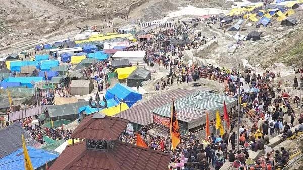 Amarnath Yatra 2024 : अमरनाथ यात्रा में शामिल होने के लिए 4,800 से अधिक तीर्थयात्री रवाना हुए