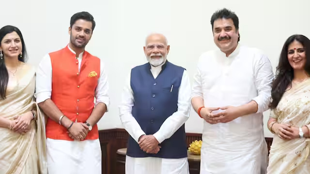 Kuldeep Bishnoi Met PM Modi : कुलदीप बिश्नोई परिवार सहित पीएम मोदी से मिले