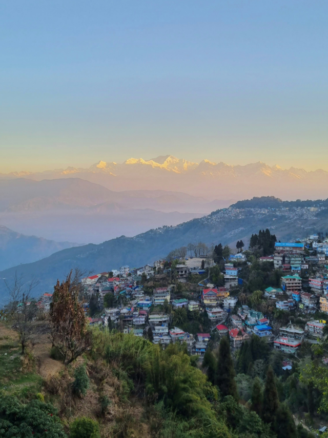 ऐसी जगह जहां बारिश, धूप और ठंड एक साथ होती है