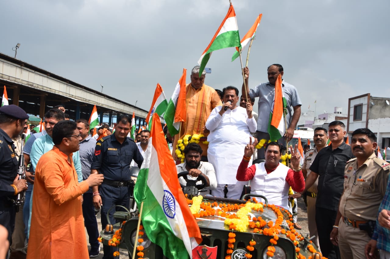 Tiranga Yatra : हमें शहीदों की कुर्बानी को नहीं भूलना चाहिए : मंत्री सुभाष सुधा