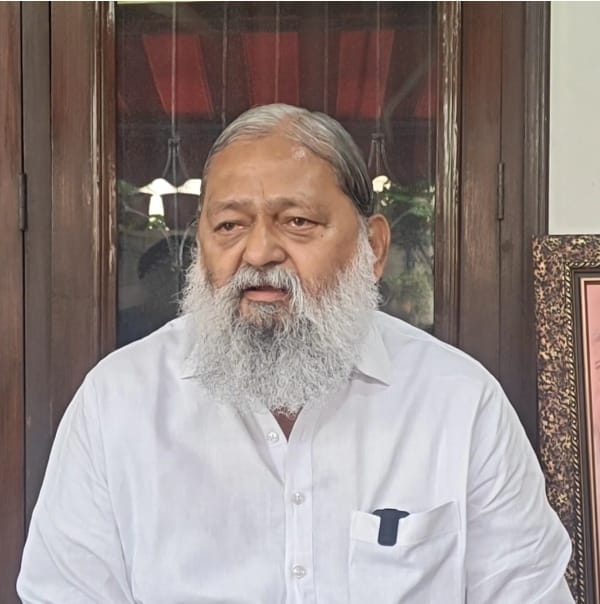 Anil Vij’s Taunt On Manish Sisodia : मनीष सिसोदिया के जेल से बाहर आने पर विज ने कहा – जमानत होना, रिहा होना नहीं होता