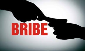 SI Arrested Taking Bribe : एसीबी की टीम ने एसआई 1 लाख रुपए की रिश्वत लेते रंगे हाथों किया गिरफ्तार 