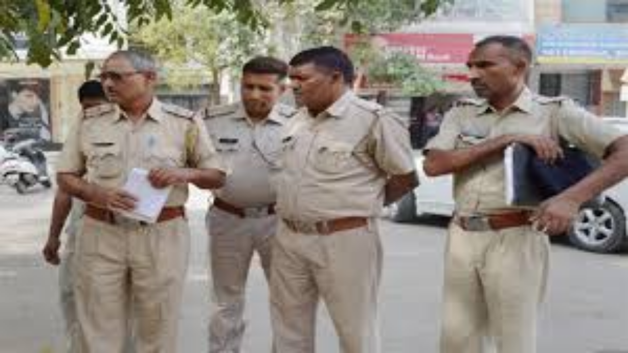 Charkhi Dadri News: गौवंश का मास मिलने पर हंगामा, पुलिस ने 6 लोगों को पूछताछ के लिए बुलाया