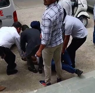 Chandigarh Crime News : पंजाब पुलिस से रिटायर्ड एआईजी ससुर ने आईआरएस दामाद को मारी गोली, उपचार के दौरान हुई मौत 