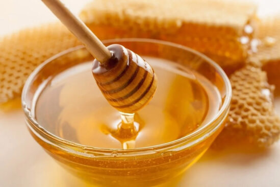 Honey Benefits : शहद रात में खाना सही या सुबह, जानिए