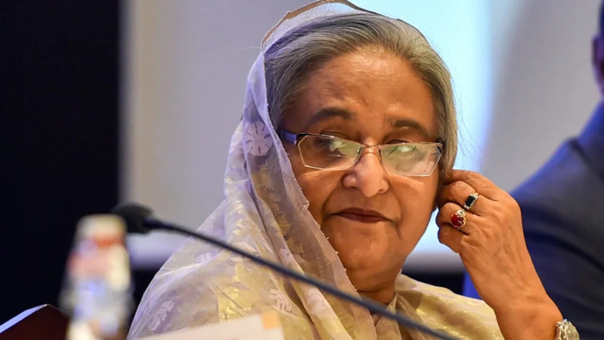 Sheikh Hasina का मिलिट्री प्लेन मंगलवार सुबह हिंडन एयरबेस से रवाना