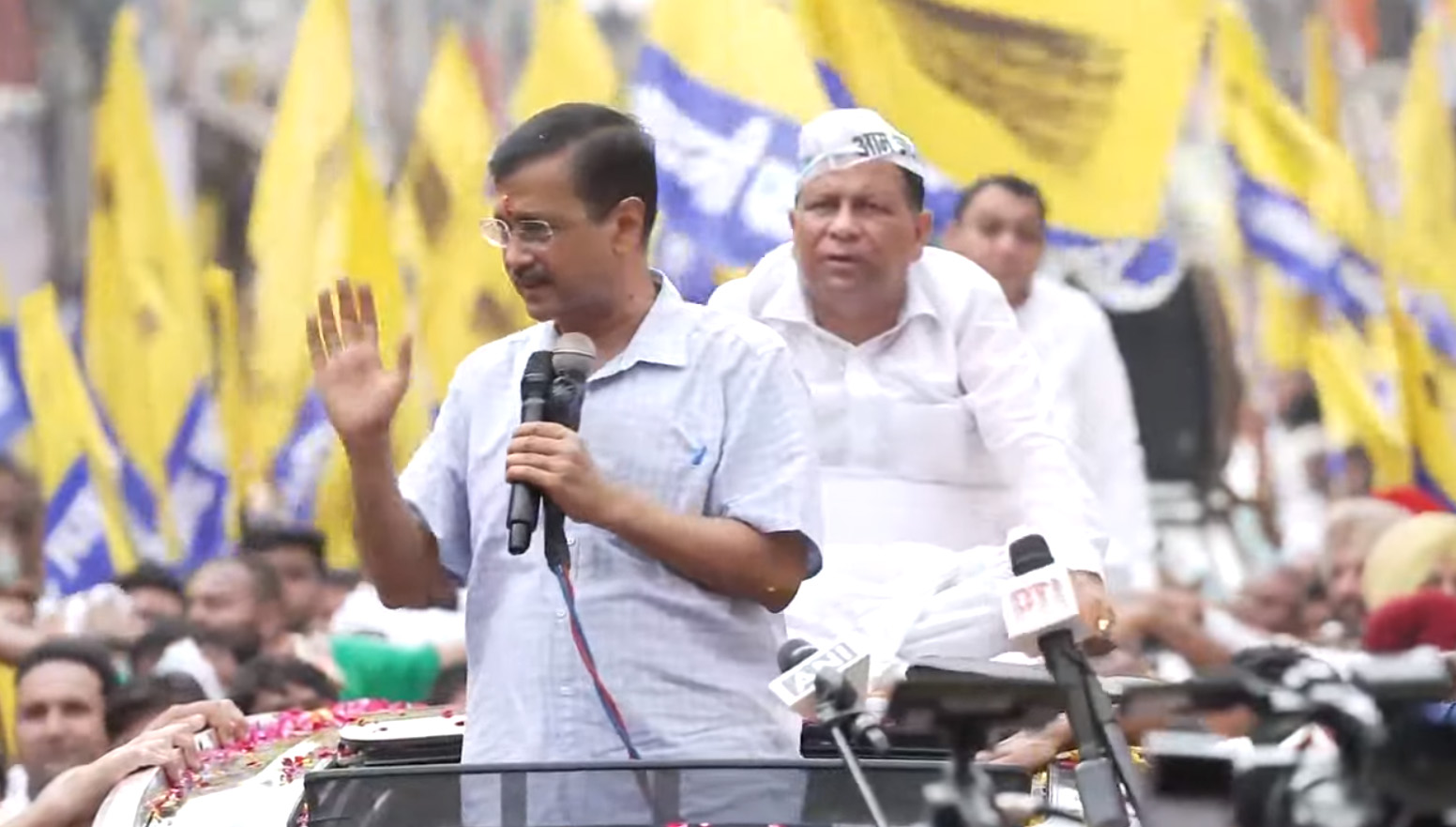 Arvind Kejriwal Haryana Road Show LIVE : मेरी रगों में हरियाणा का खून दौड़ रहा, तुम किसी को भी तोड़ सकते हो लेकिन हरियाणा वाले को नहीं तोड़ सकते