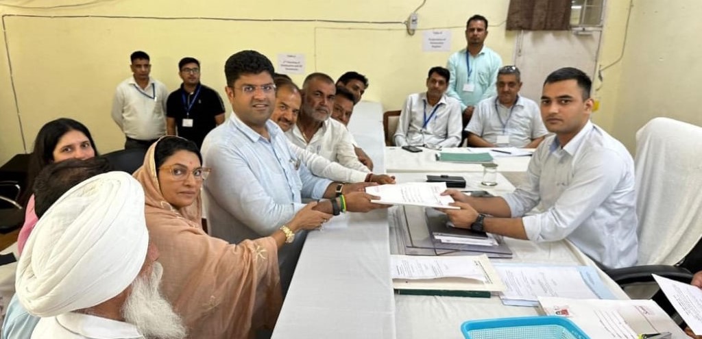 Dushyant Filed His Nomination : पूर्व डिप्टी सीएम दुष्यंत चौटाला ने उचाना कलां विधानसभा से नामांकन किया दाखिल 