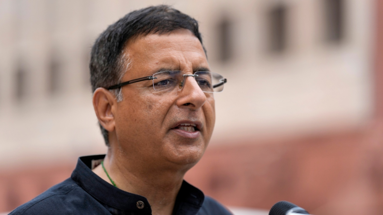 Randeep Surjewala Statement: ‘MSP खत्म करने का रोज नया षड्यंत्र,’ सैलजा के बाद सुरजेवाला ने CM सैनी के फैसले पर उठाए सवाल