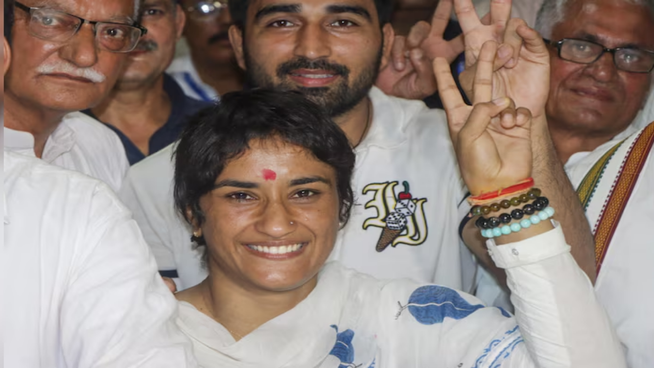 Vinesh Phogat: विनेश फोगाट के पास कितनी संपत्ति, जान लेंगे तो हो जाएंगे हैरान, सामने आया सब कुछ