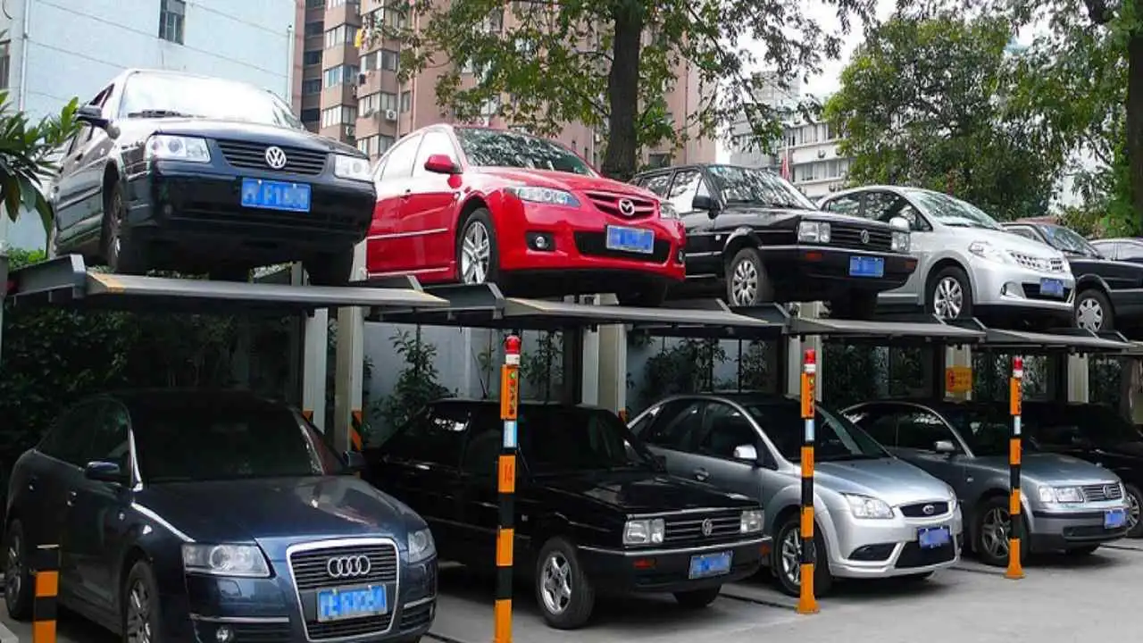 Car Lift in Parking: वाहन चालकों को बड़ी राहत, कार पार्किंग में लिफ्ट लगाने का कार्य शुरू